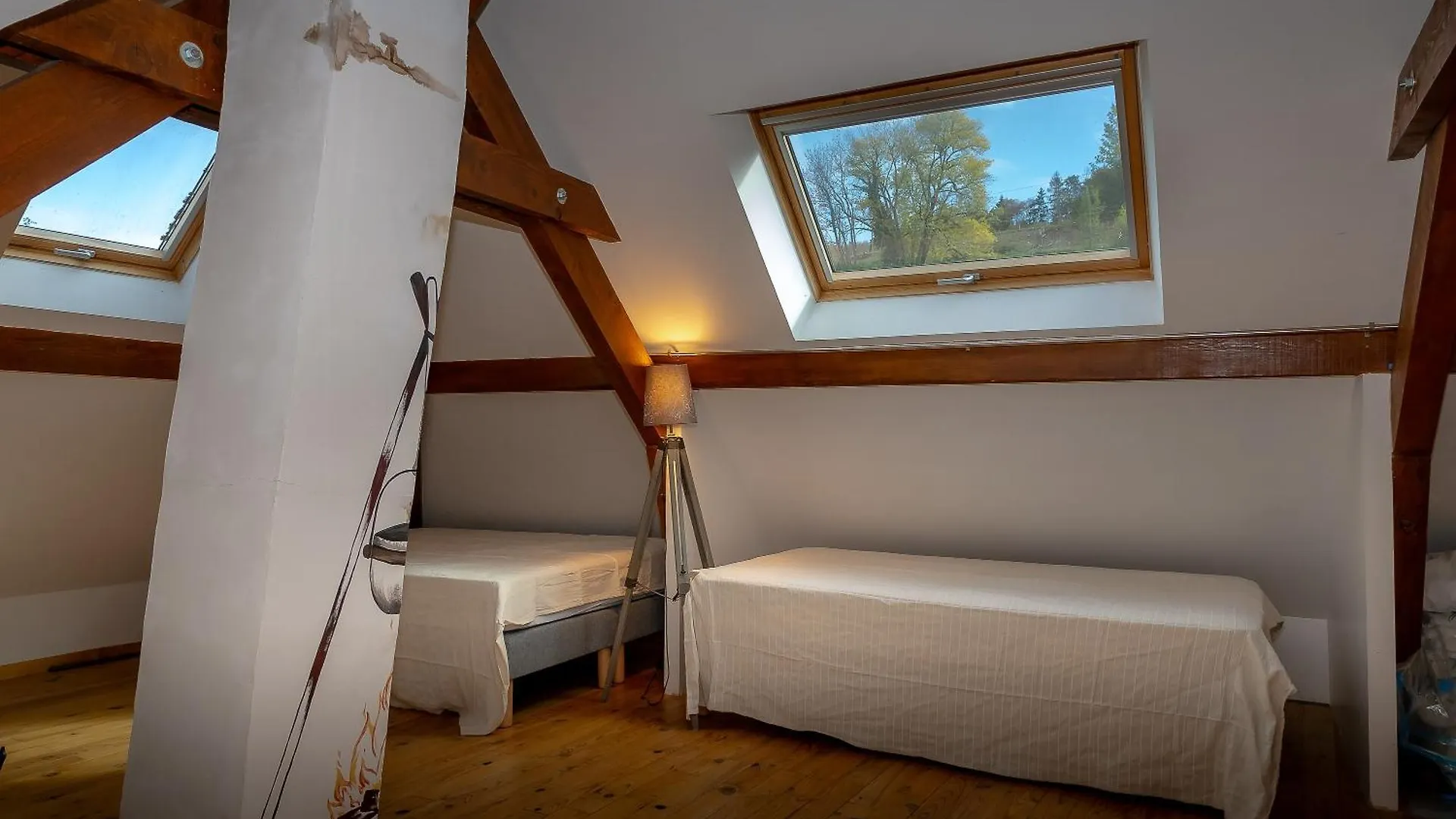 Le Palefroi De Merlas 0*,  France